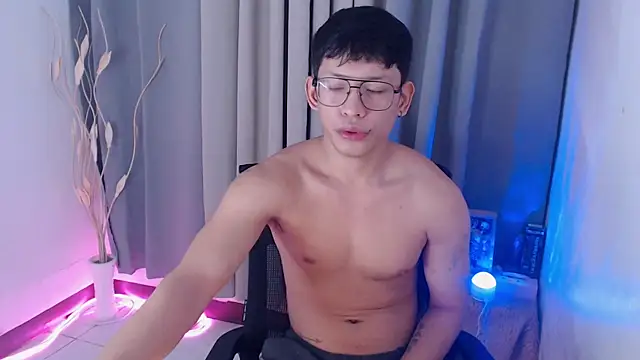 pinkcock_froi2305 webcam