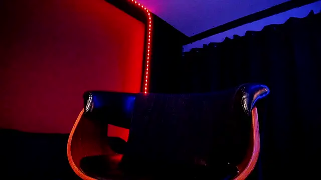 PervertedMissCloe webcam