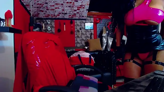 DommeBellatrix webcam