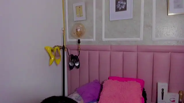 HoollyHendrix webcam