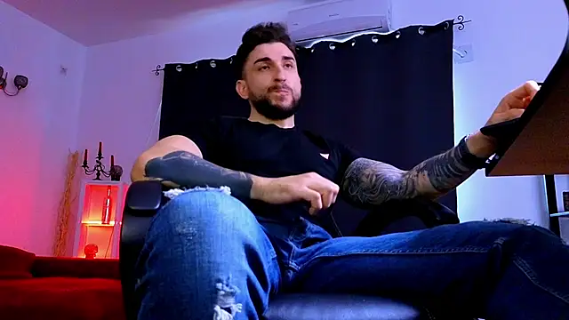 MightyAaron66 webcam