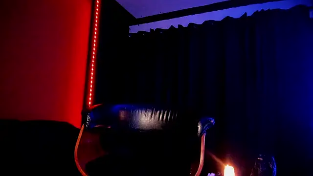 PervertedMissCloe webcam