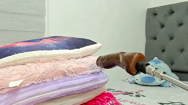 Elizabeth_18_ webcam