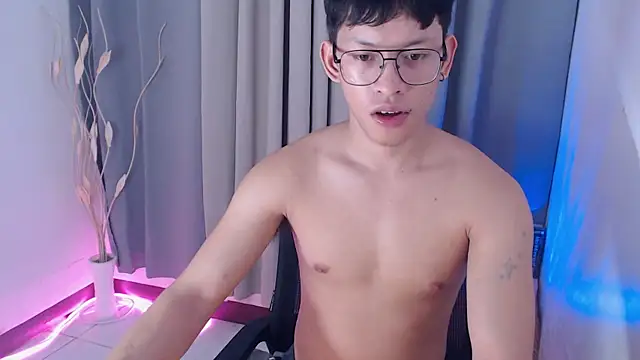 pinkcock_froi2305 webcam