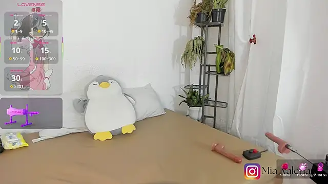 Preview of mia-valeria-