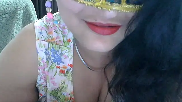 SimmiQueen_77 webcam