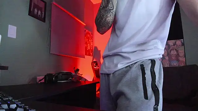 Dominatofstupid webcam