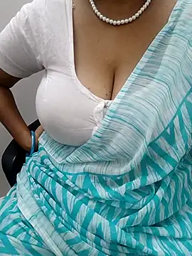 Tamil_aishu09 webcam