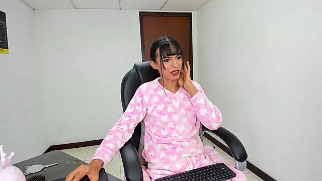 Aisha_hotts777 webcam