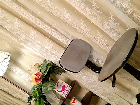 PrettyStranger webcam