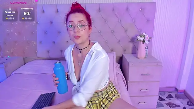 RoxanneStorm_ webcam