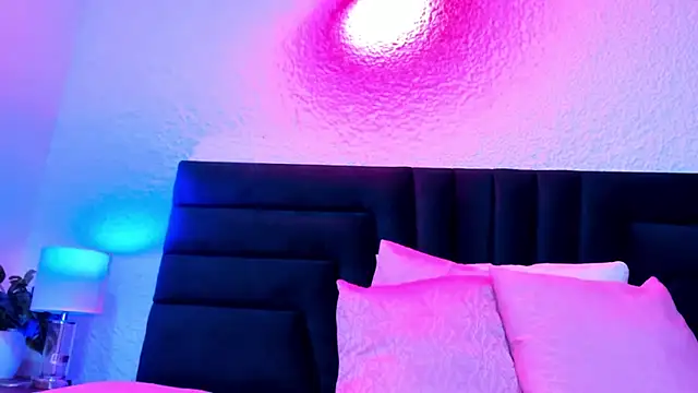 VictoriaRouge_ webcam