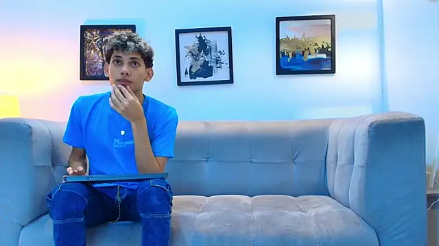 YOUNG_BOYS_HELL webcam