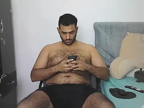 AlphaLatinoBear webcam