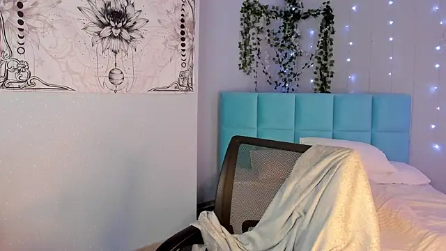 boozekirs_ - Boozekirs_'s free webcam - UK Sex Cams