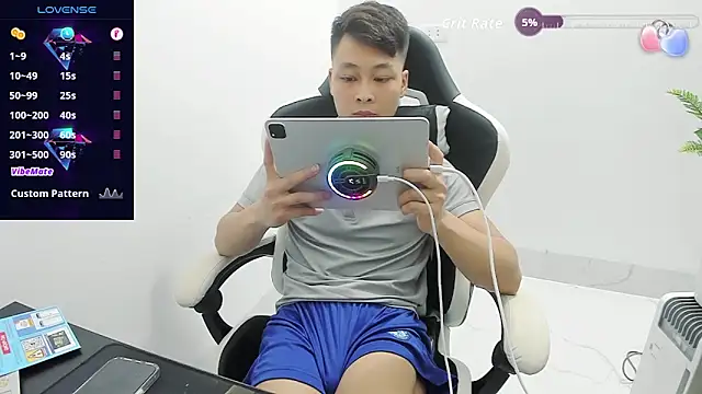 Naughty___asian webcam