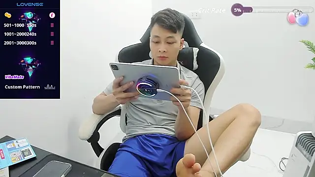 Naughty___asian webcam