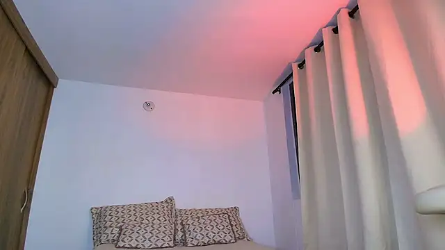 SARA_TS_FOX live sex cam