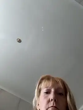 ValeriaLight live sex cam