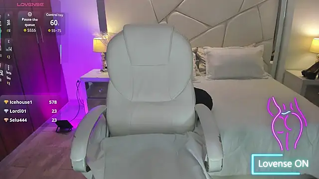 Natasha_Kiim_ webcam