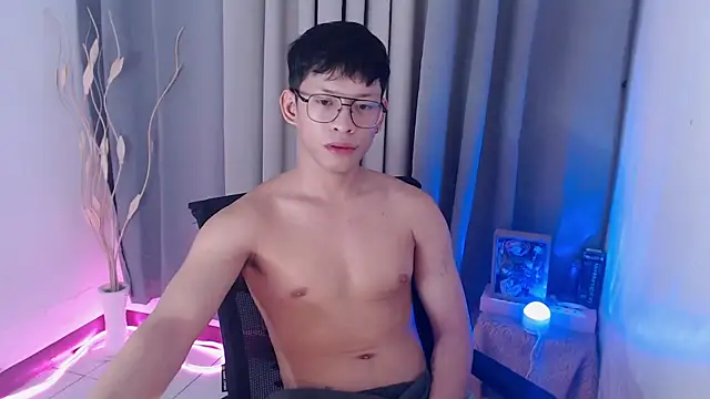 pinkcock_froi2305 webcam