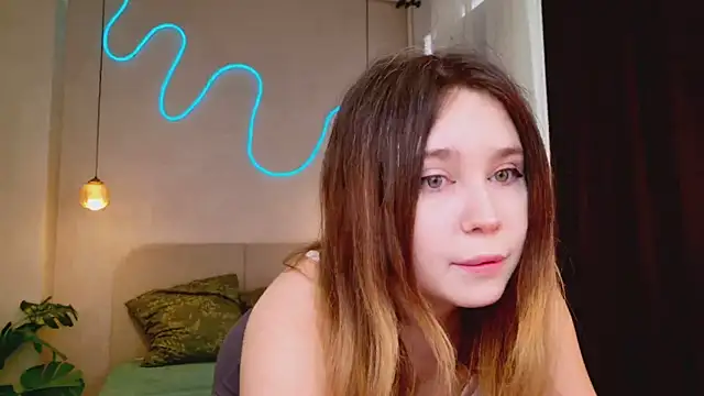 Lina_Glow webcam