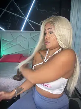 riri_brunnete webcam