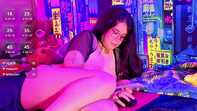 Yorumakie_777 webcam