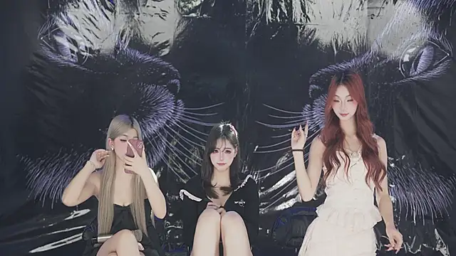 sweetgirls888 Live Webcam on Stripchat