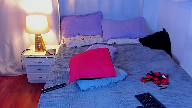 santy-kitty (M twink) - cum show