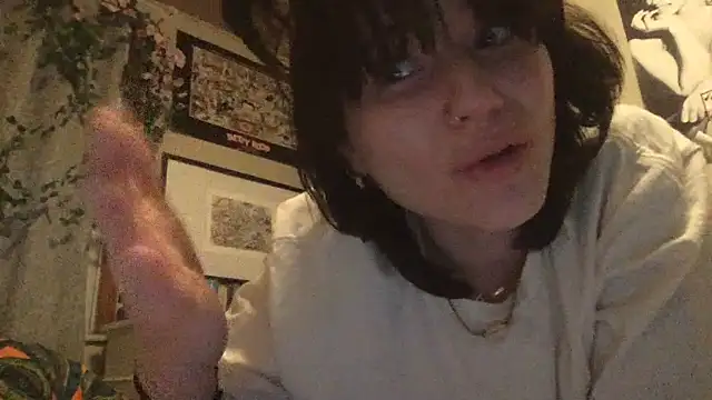 Girlnextdoor242 webcam