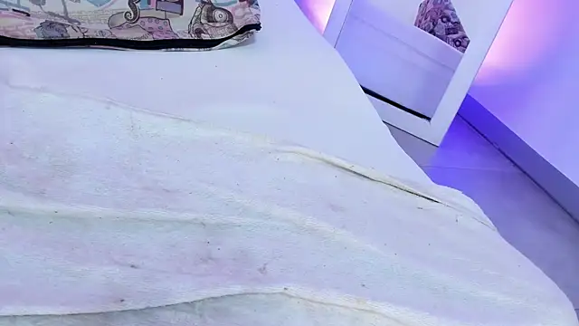 luciana_hot699 webcam