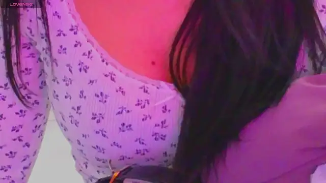LauraDelightX webcam