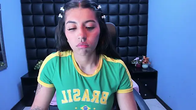 VeronicaCream_ webcam