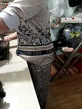 Emily-lonelyy webcam