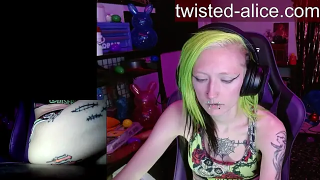 Twisted_Alice webcam