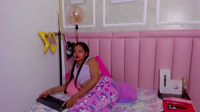 HoollyHendrix webcam