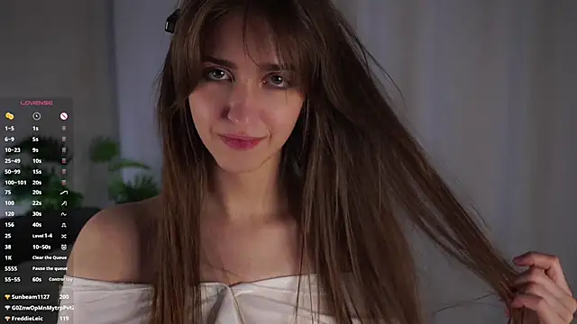 ClarineCasebolt webcam