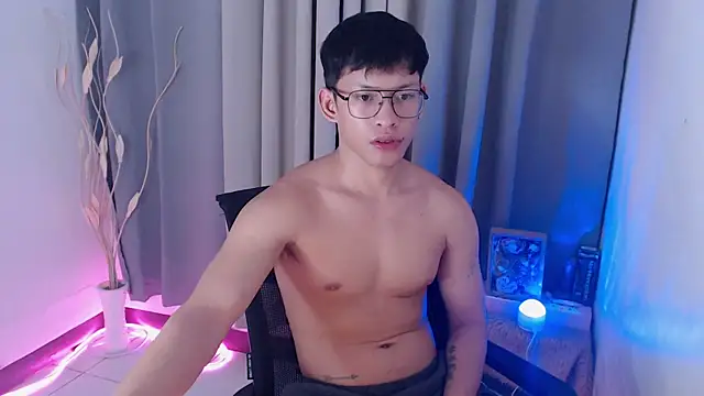 pinkcock_froi2305 webcam