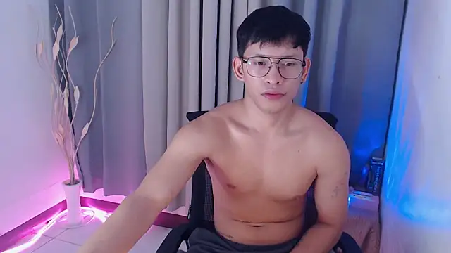 pinkcock_froi2305 webcam