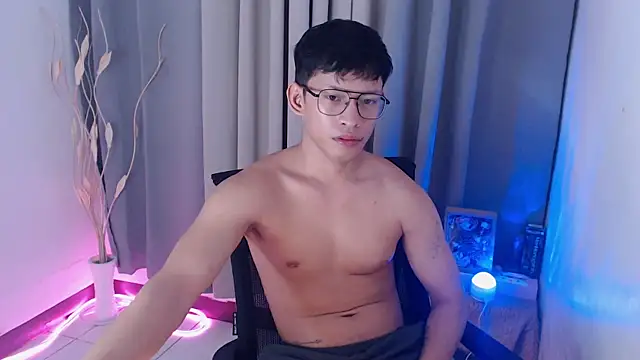 pinkcock_froi2305 webcam