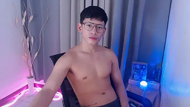 pinkcock_froi2305 webcam