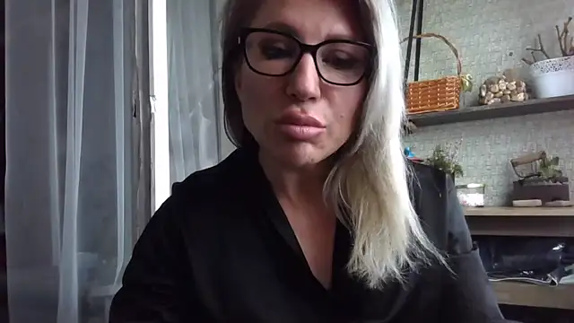 fox_red_lady7 webcam