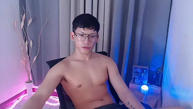 pinkcock_froi2305