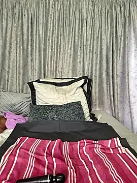 ThickianaRider live sex cam