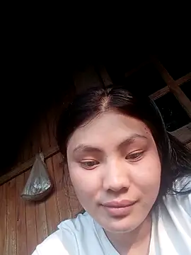 hilary-123 - Hilary-123's free webcam