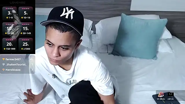 Liiamthompson webcam