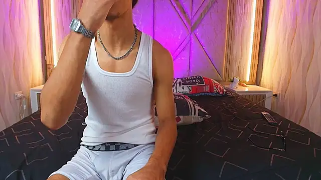 Hotcouple_222 webcam