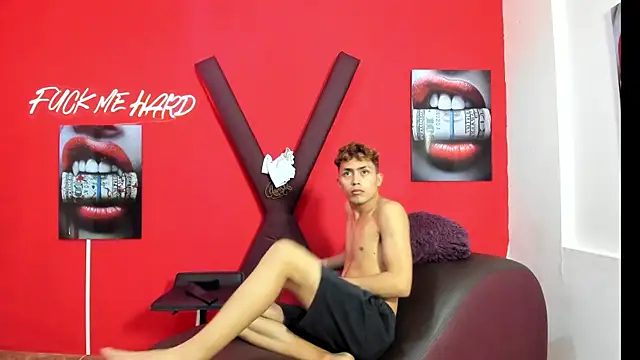 VERY_HOT_GUYS webcam