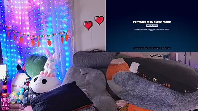 Angel-Lewd-Cake webcam